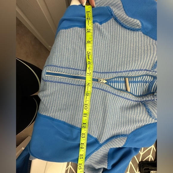 Lululemon Athletica Blue and Light Blue Sweatshirt - Picture 2 of 3